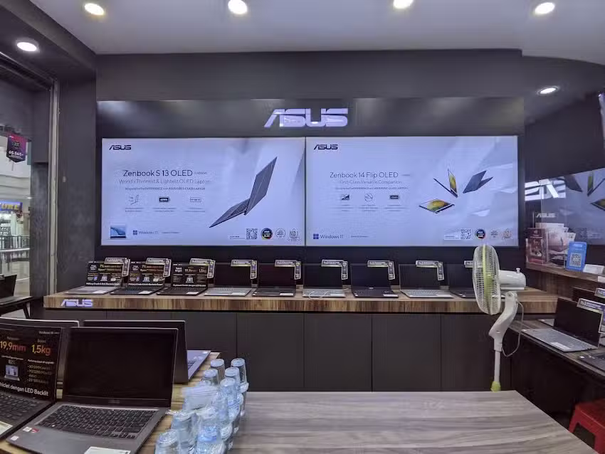ASUS Store Ambassador by Dunia Computer