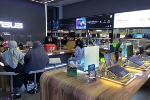 ASUS Store Maspion Square by andro it