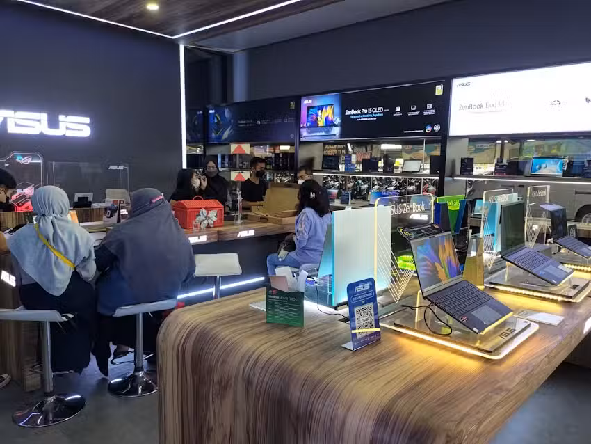 ASUS Store Maspion Square by andro it