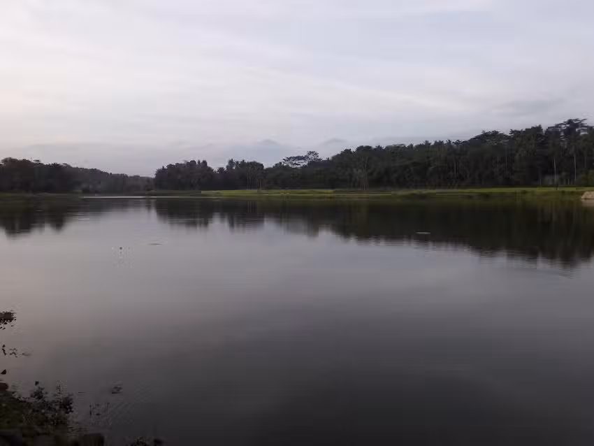 Atha Poto, Cellular & Servis Komputer