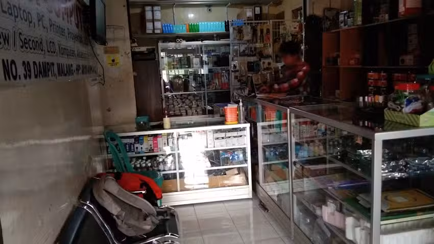 Aviciena Komputer Dampit