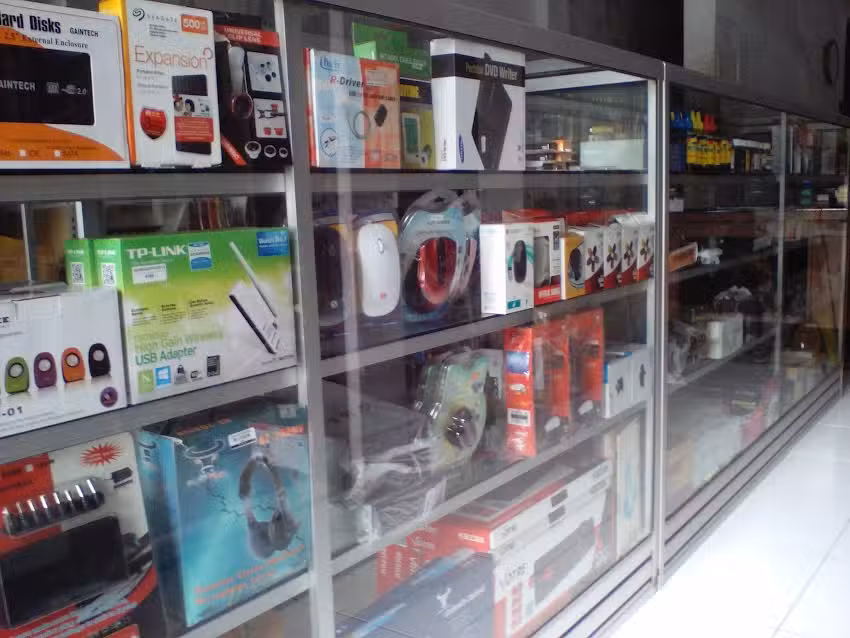 Cakrawala Komputer (C.V.)