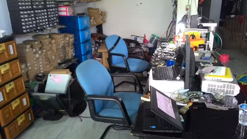 DNA LAPTOP Service Laptop bisa ditunggu