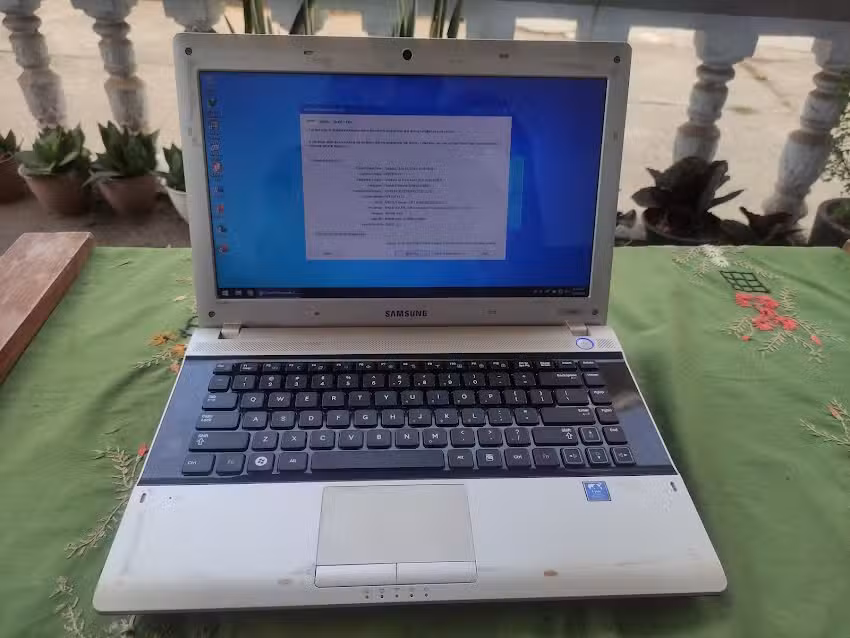 DYD LAPTOP
