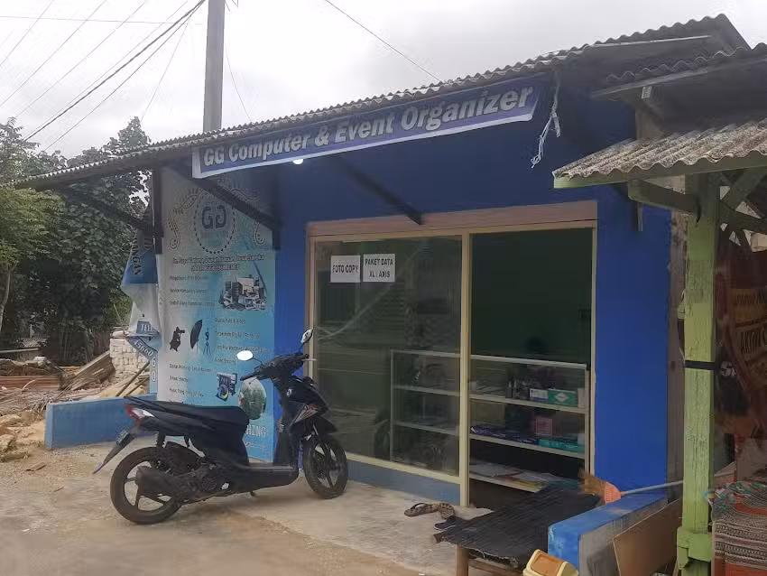 Gwen Gaffi Computer Multimedia & Photo Studio