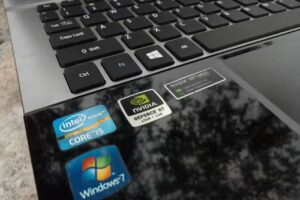 ic tech 5758 (Penjualan Laptop Re-Usable Original Lamongan)