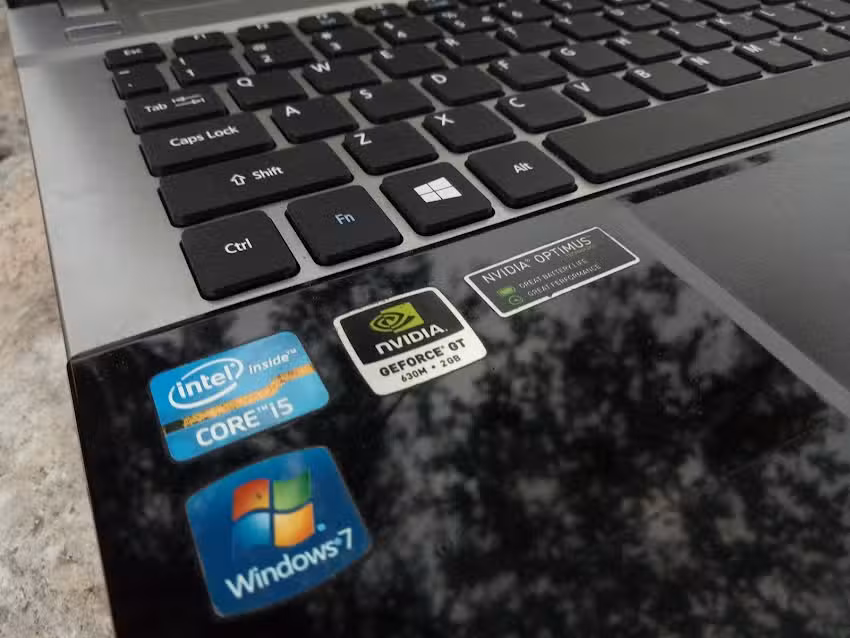 ic tech 5758 (Penjualan Laptop Re-Usable Original Lamongan)