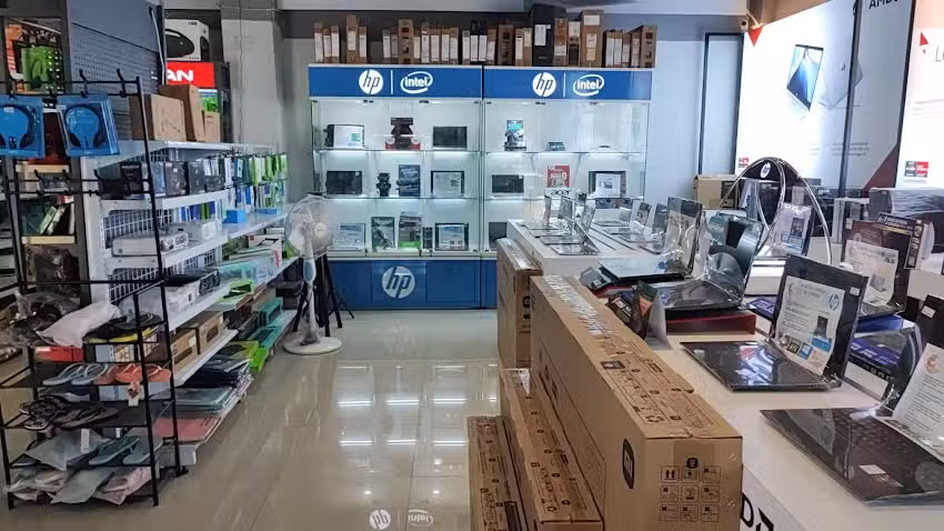 Jeremy&rsquo;s Home & Jeremy Komputer Palu