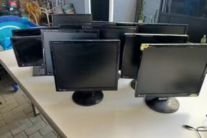 Kebun Rosok Komputer Danny