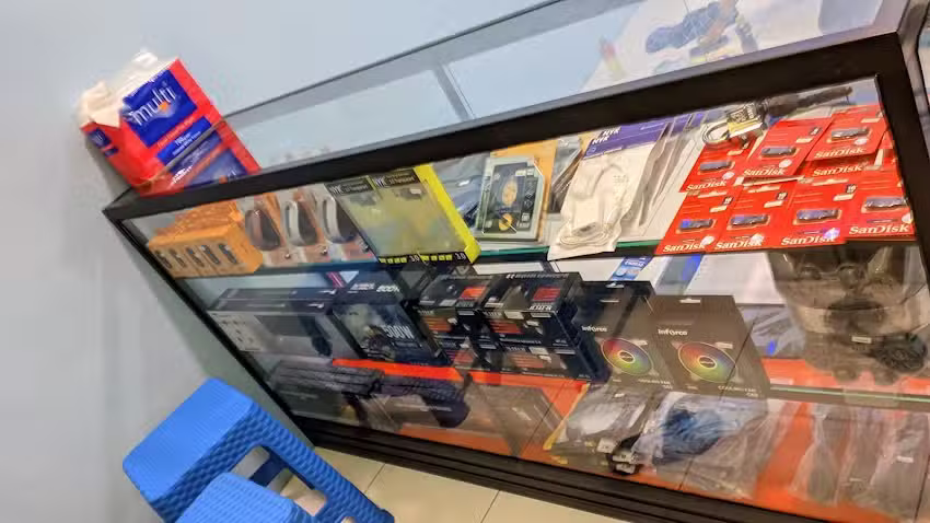 LA COMPUTER Makassar