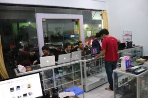 Laroslaptop &ndash; Jual Beli Laptop Bekas dan Macbook, Service Laptop dan Mac di Malang