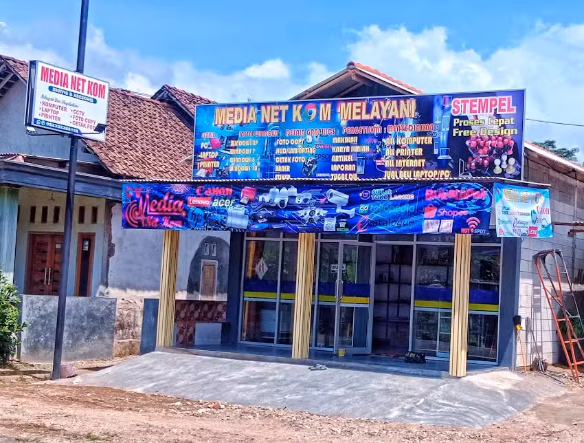 MEDIA NET KOM&sup2;