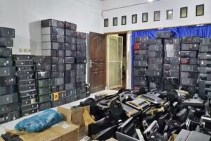 Menerima jual beli komputer satauan atau lelang