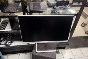 Menerima jual beli segala jenis komputer pc all in one laptop dan spearpart komputer,dan merental komputer