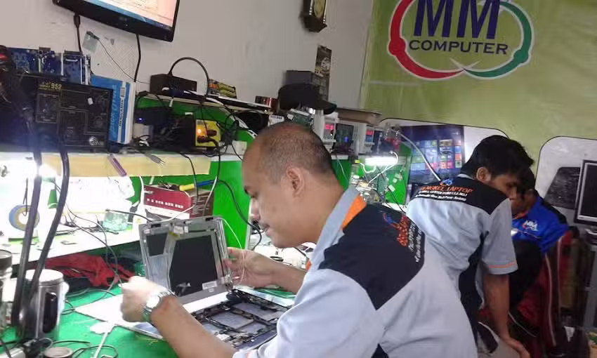 MM COMPUTER SALATIGA, Pusat Service Laptop, Service Macbook