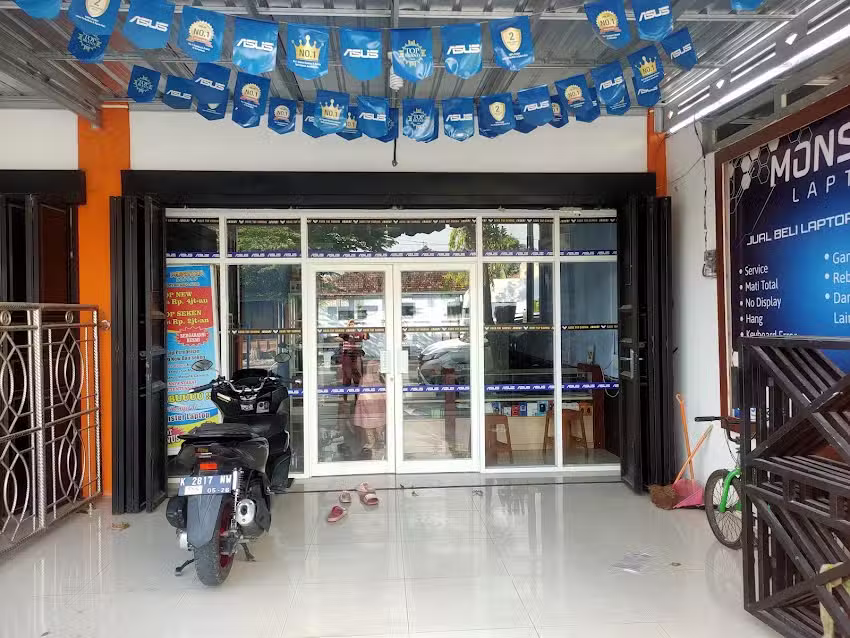 Monster Laptop Store
