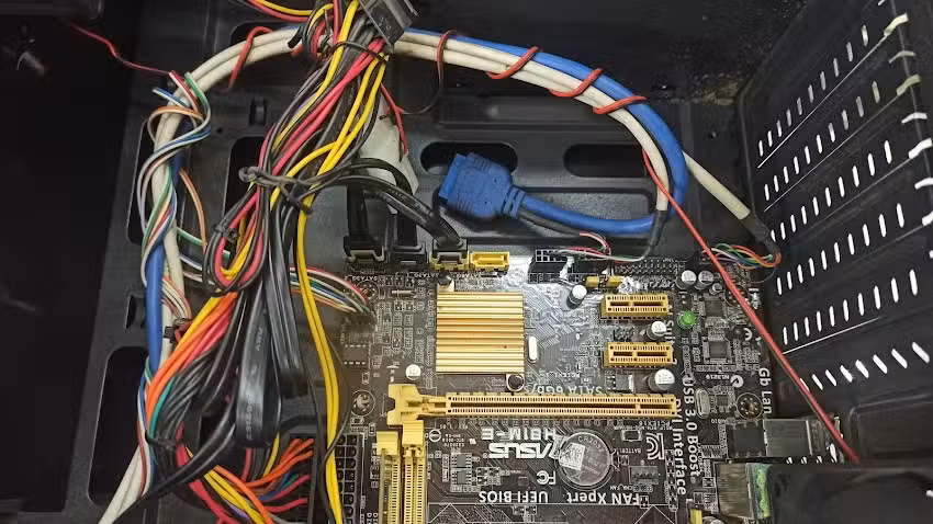 MRC [Metro Ratu Computer]