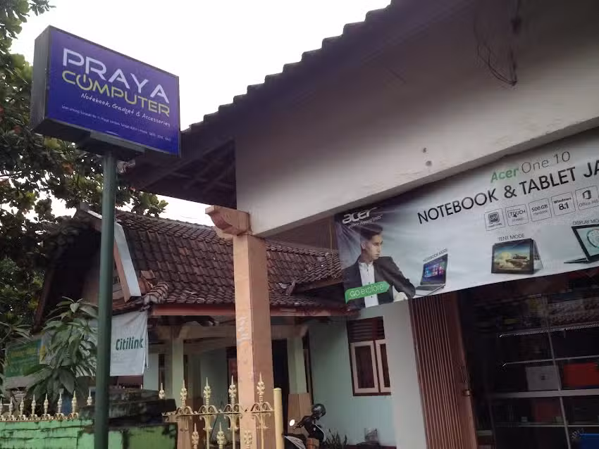 PRAYA COMPUTER