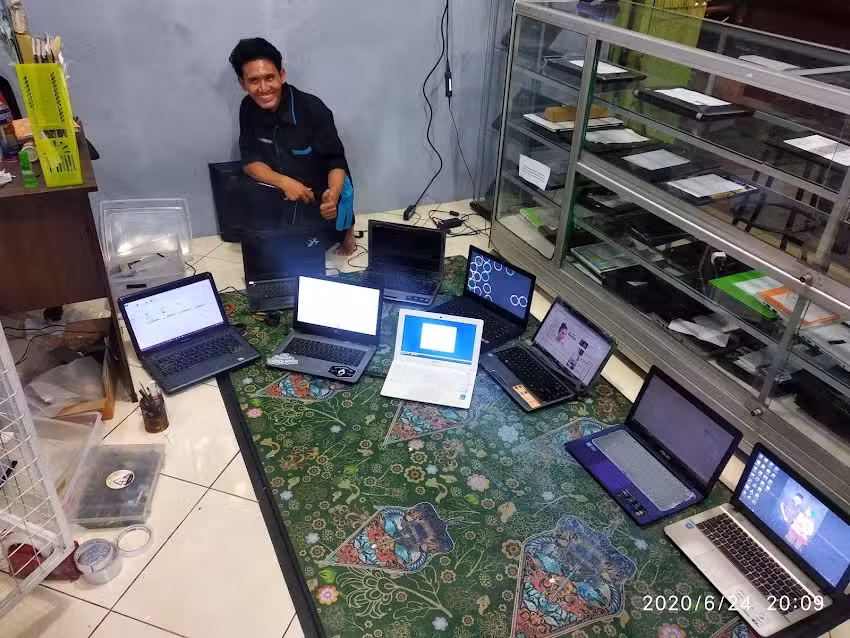 Predator Service Center ( SERVIS LAPTOP MACBOOK KEDIRI )