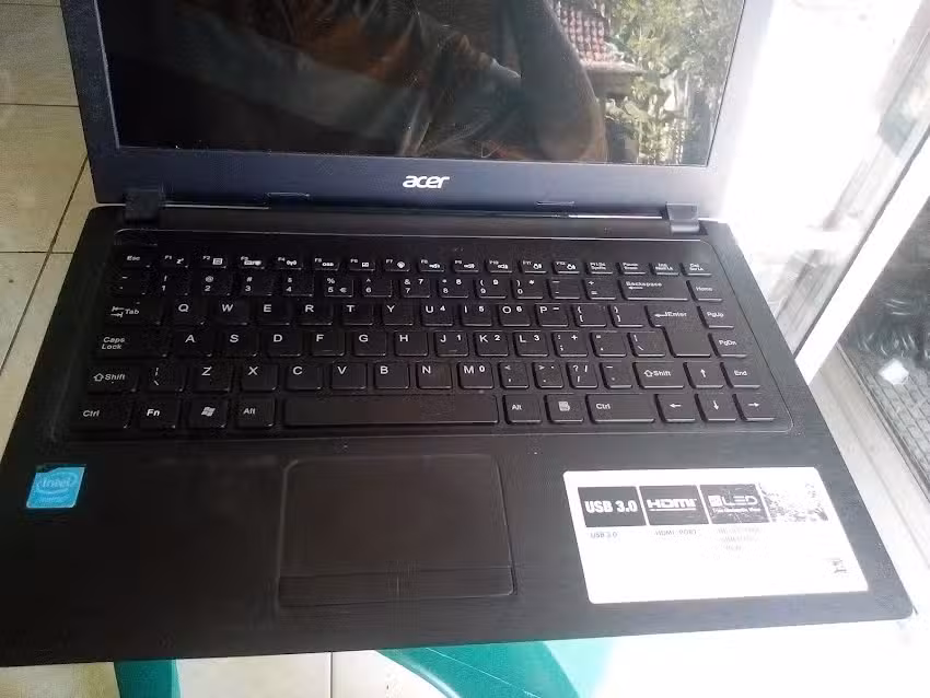 Pusat laptop