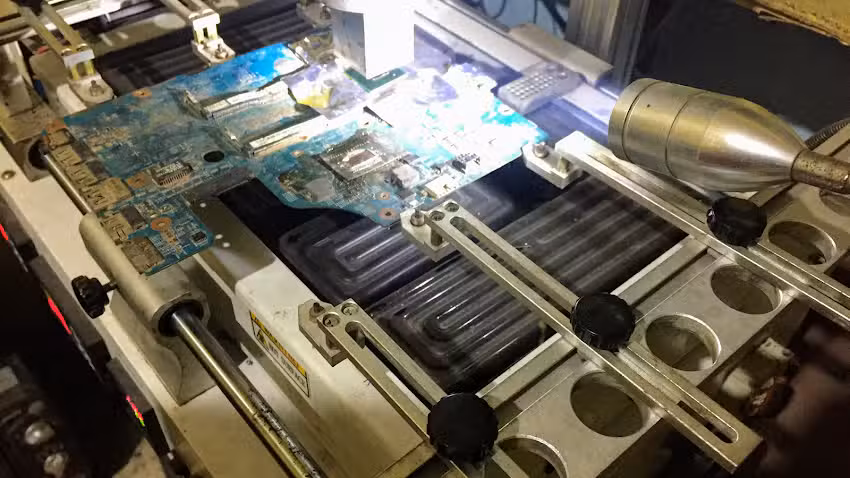 &ldquo;Pusat Servis Laptop/MacBook&rdquo; Spectrum Computer Adipala