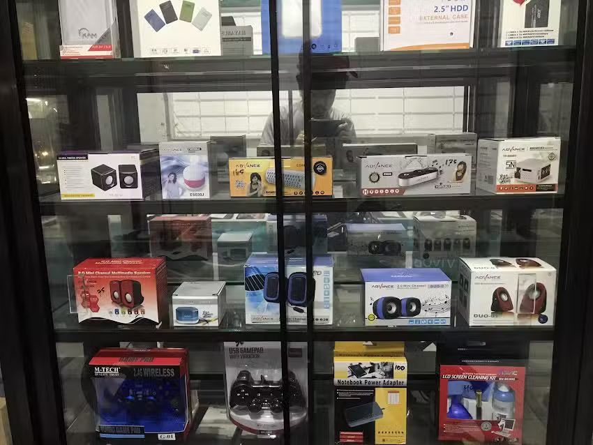 PUSAT SPAREPART LAPTOP MURAH ( Jual Keyboard Baterai LCD Charger Adaptor Laptop & Jual Charger Magsafe Macbook di Malang )