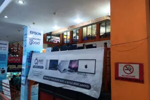 Queen store macbook & laptop