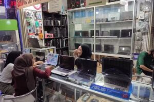 Raya Computer Cimahi Mall Lt 1 blok G no 7 cimahi (MAAF KITA TIDAK BERJUALAN DI MARKETPLACE FACEBOOK..!!!!)