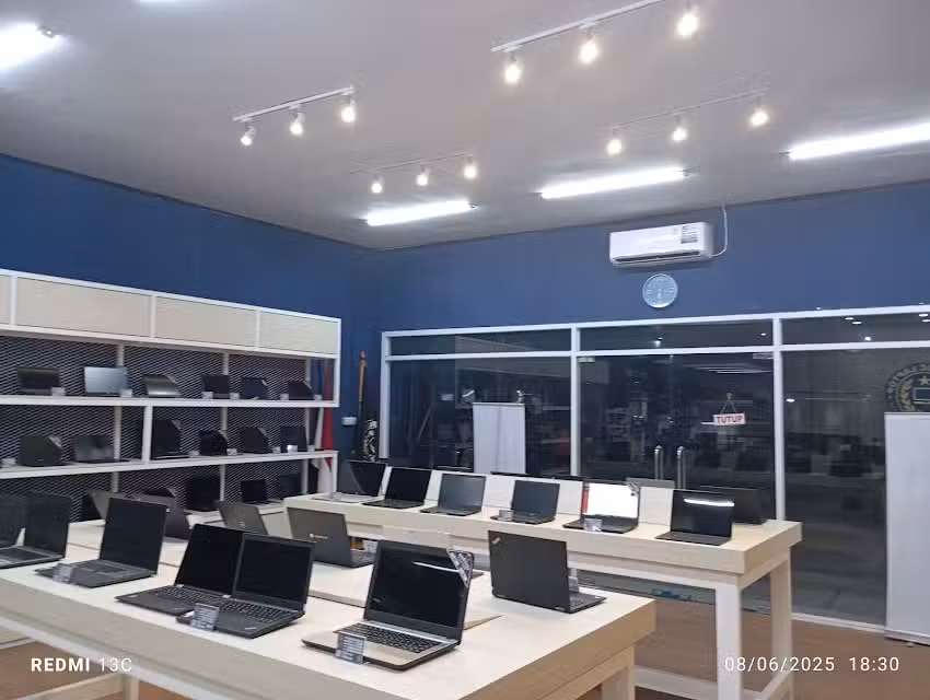 Republic Laptop Cabang Solo