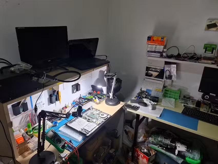 RESTU KONTEN KREATOR DAN SERVIS