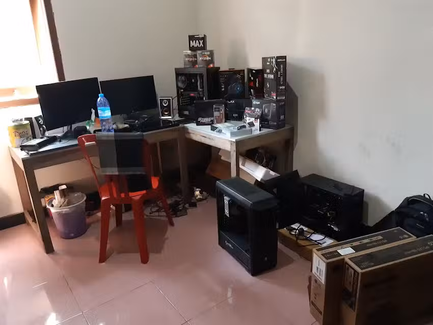 Roket PC (Rakitan PC / Komputer Ponorogo)
