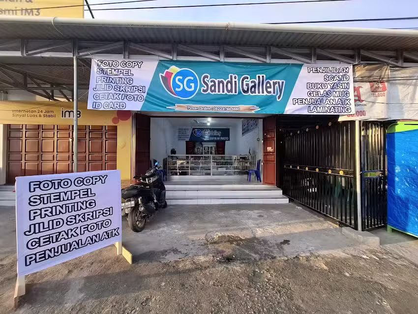 Sandi Gallery Cab. UMGO