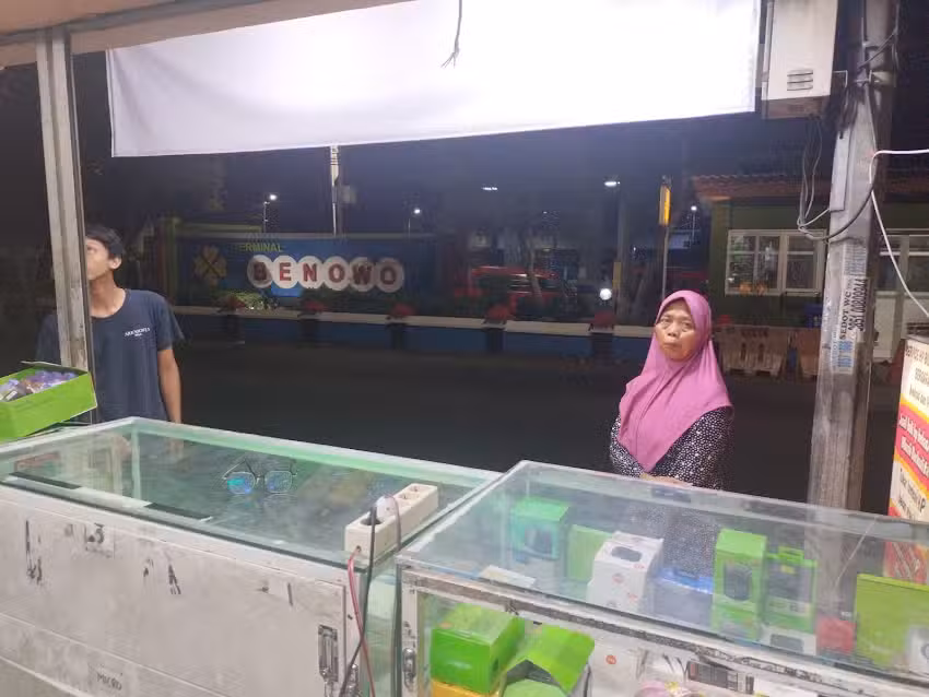 Service hp, jual beli hp murah, aksesoris hp dan komputer megatecno cell terminal benowo