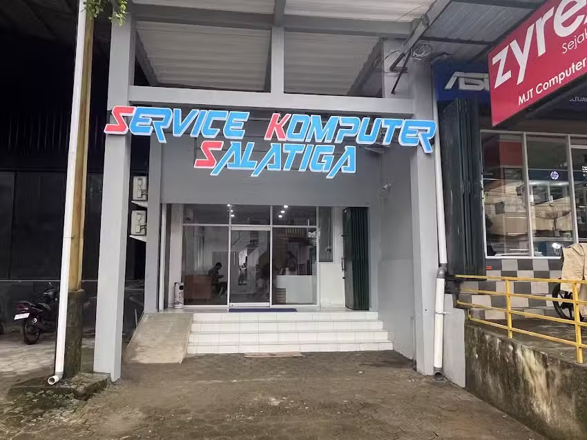 Service komputer salatiga (SKS)