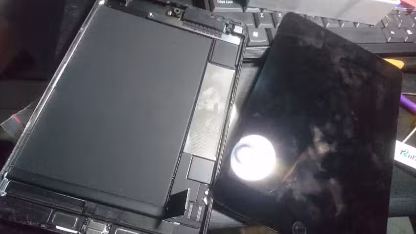 Service Laptop dan Komputer
