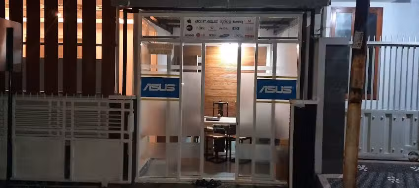 Service Laptop IT SOLUTION Malang