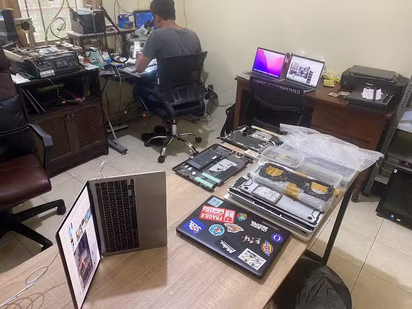 Service Laptop Macbook & iPhone Smartphone gawairusak.com