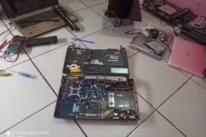 SERVICE LAPTOP TELAGASARI