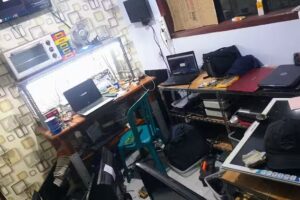 Service TV LED LCD & Laptop Kediri (Teknisikediri.com)