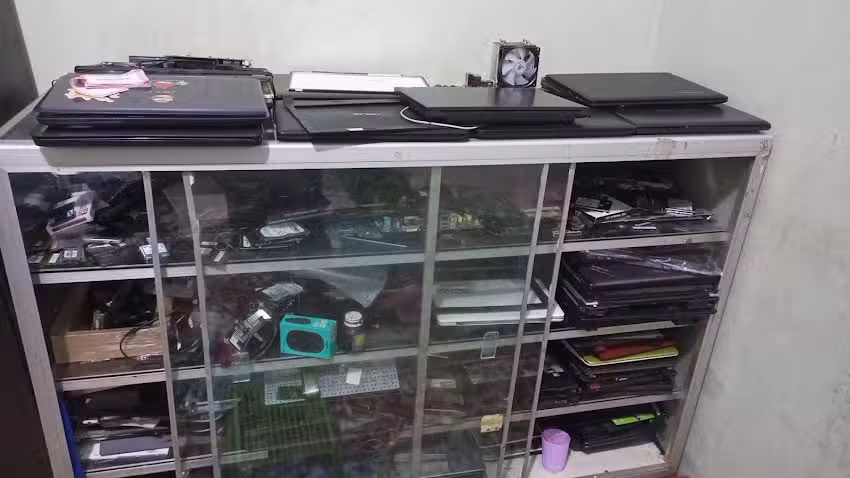 Servis laptop STC Computer