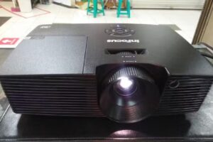 Terima jual projector bekas