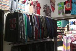 Toko Edison cabang Maumere