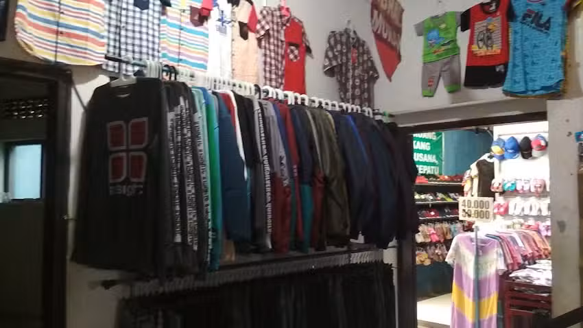 Toko Edison cabang Maumere