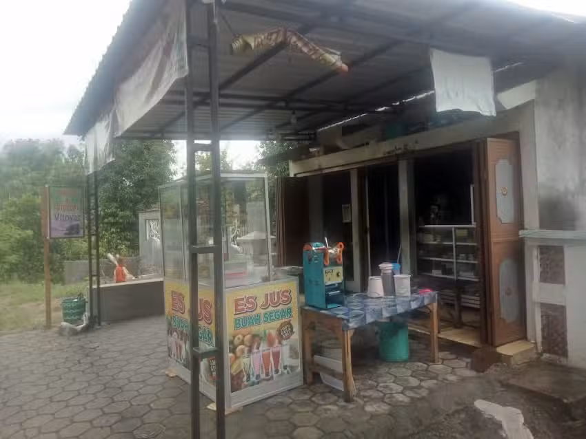 Warnet, Fotocopy dan Kedai JUS