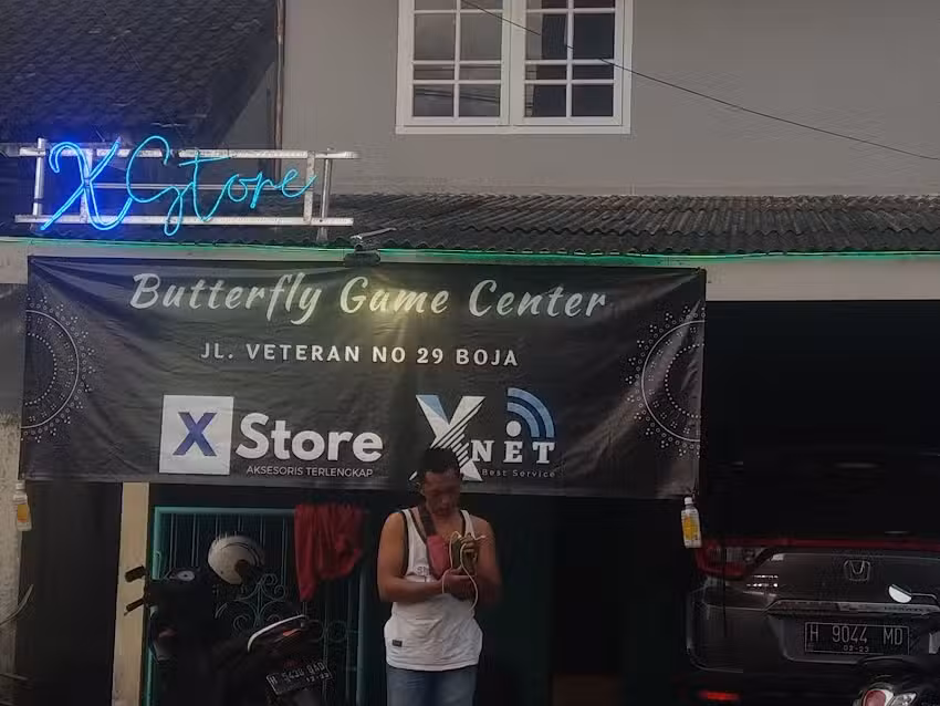 X Store Boja