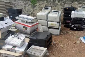 Yumna komputer menerima barang bekas kantor